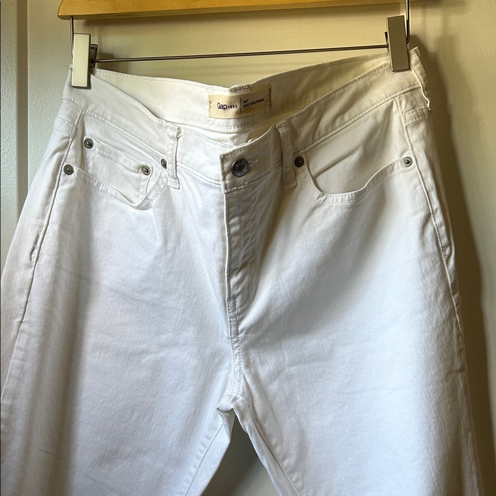 GAP Women’s Slim Jeans in Crisp White